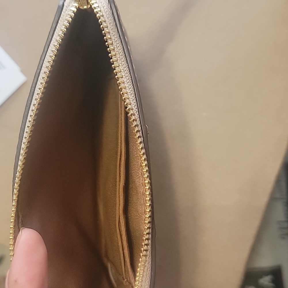 Khaki Wristlet - Picture 2 of 3